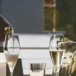 Hvilken type champagneskål er bedst til at servere boblende vine?