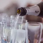 Hvordan vælger man den rigtige champagne til et diamantbryllup?